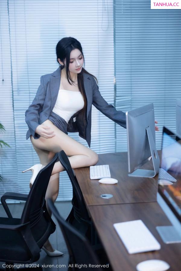   [XiuRen]高清写真图 2024.01.05 No.7923 豆瓣酱 OL丝袜第71张图片